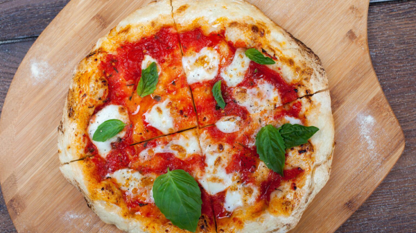 Gluten Free Recipe: Classic Gluten-Free Margherita Pizza